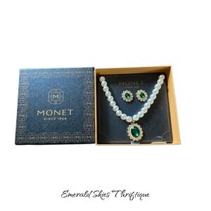 Monet Green Stone Stud Gold Tone Rhinestone necklace with earrings. Free ship